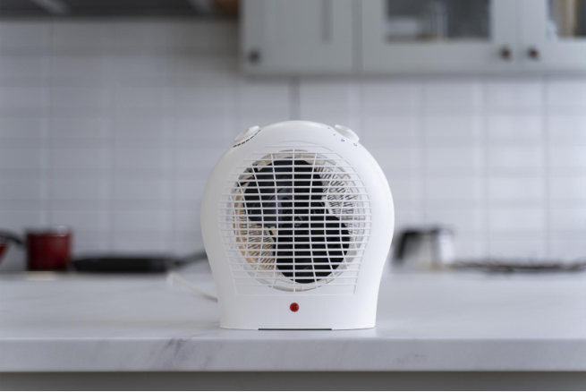 Portable fan heater for fast, efficient spot heating in small rooms or spaces.